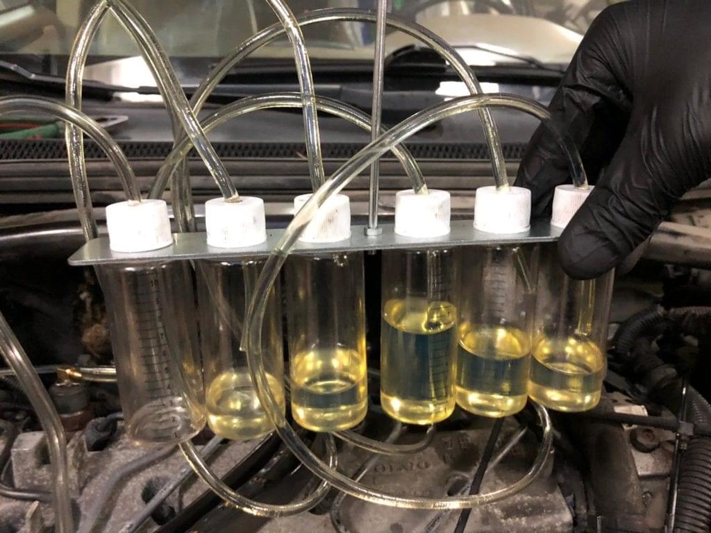 Test przelewowy wtrysków. Test przelewowy wtrysków w silniku D5 Volvo - trzeci wtrysk jest uszkodzony Test przelewowy wtrysków. Test przelewowy wtrysków w silniku D5 Volvo - trzeci wtrysk jest uszkodzony